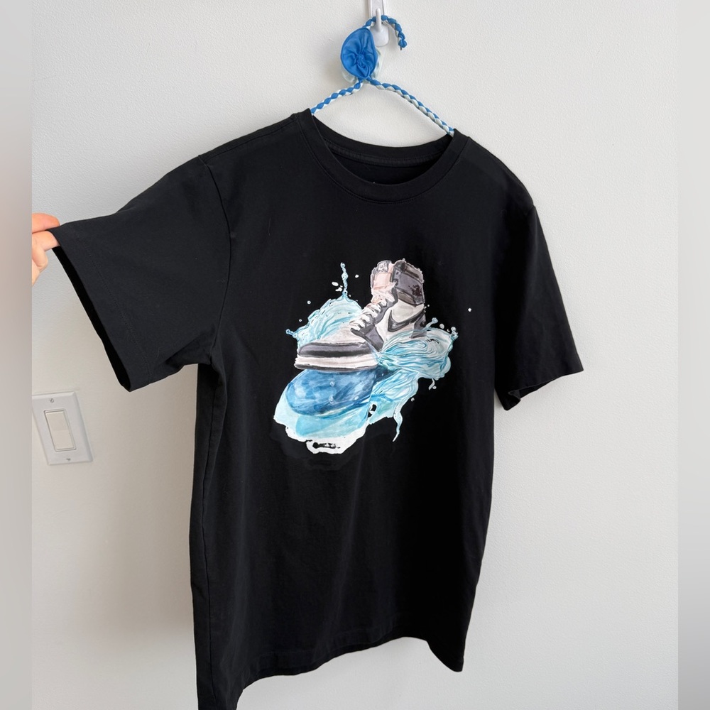 Air Jordan Tshirt 
Large
These kicks? They're practically art.